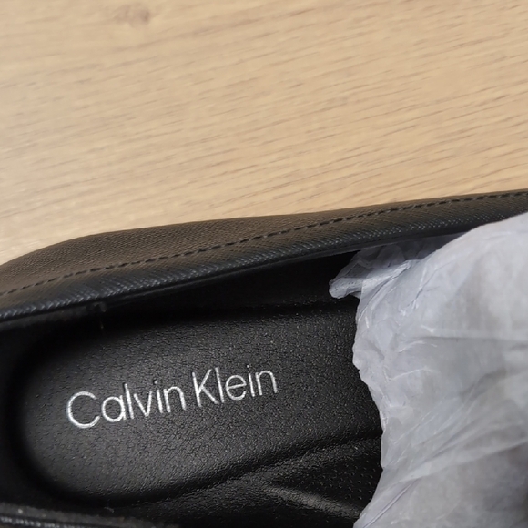 NWOT - Calvin Klein Dillie Loafer. Size 11M. Black - Picture 3 of 7